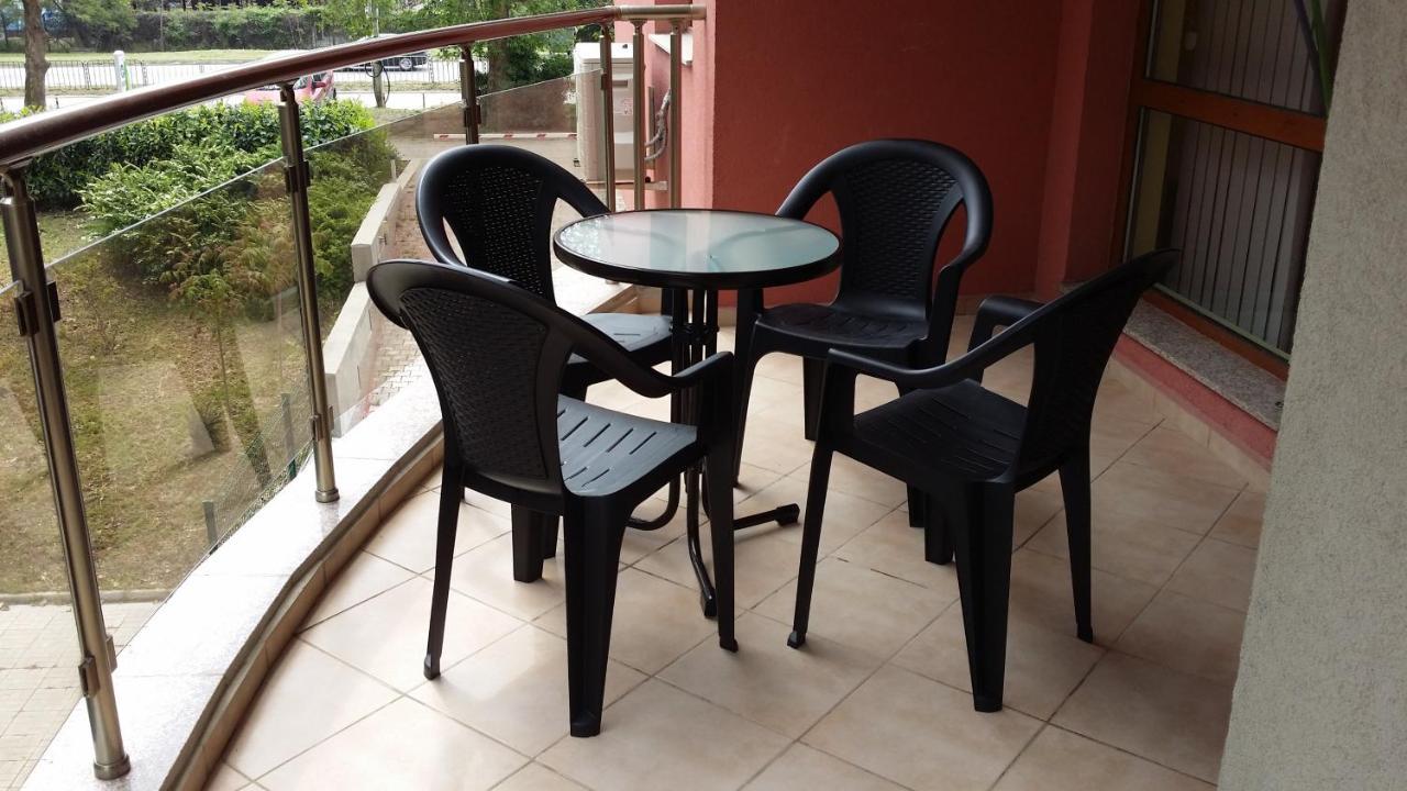 Black Sea Brееze Apartment فارنا المظهر الخارجي الصورة